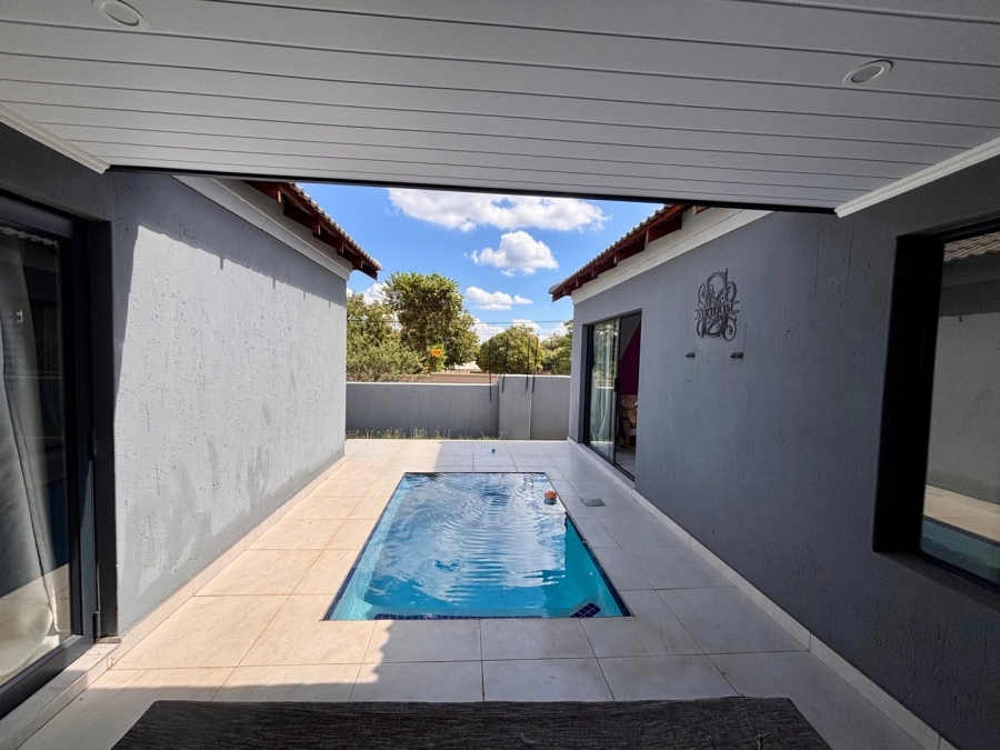 3 Bedroom Property for Sale in Wilkoppies North West